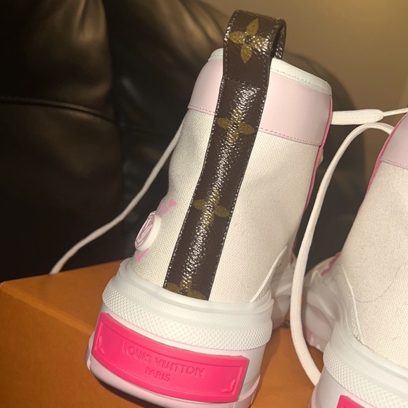 Louis Vuitton Squad Sneaker Boot Size 38.5 - Picture 3 of 6